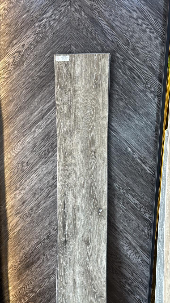 Piso SPC Moscú Gris Tipo Madera