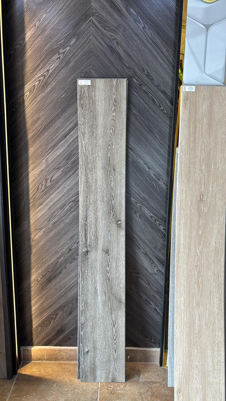 Piso SPC Moscú Gris Tipo Madera