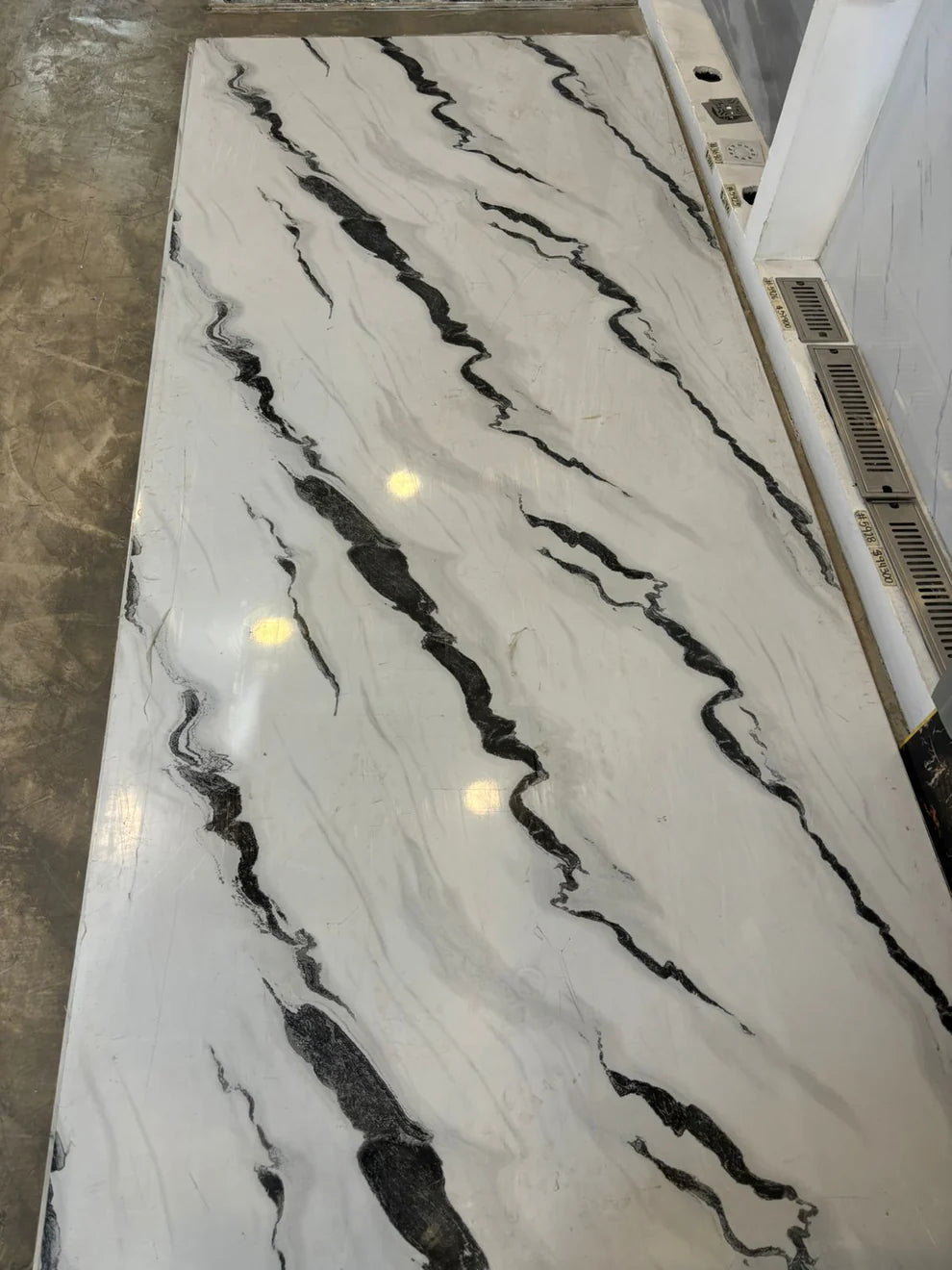 Pvc marmolizado Blanco panda pm 23 - CON DETALLES